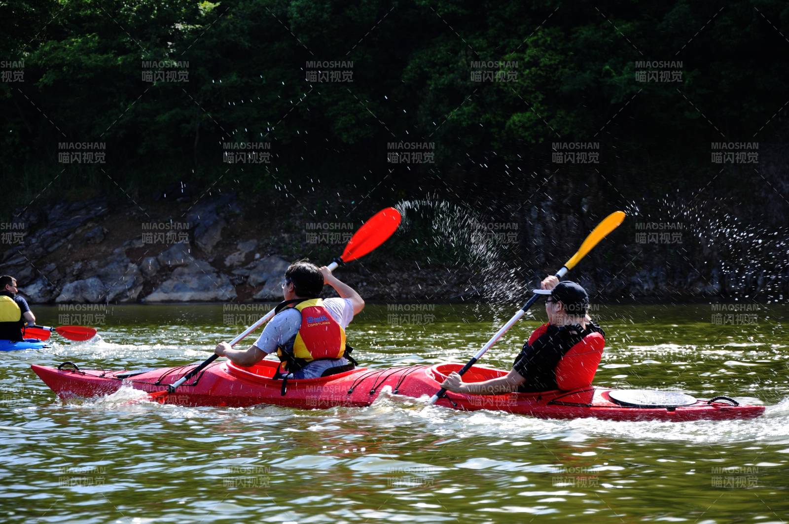 雙人劃艇激流勇進(jìn)