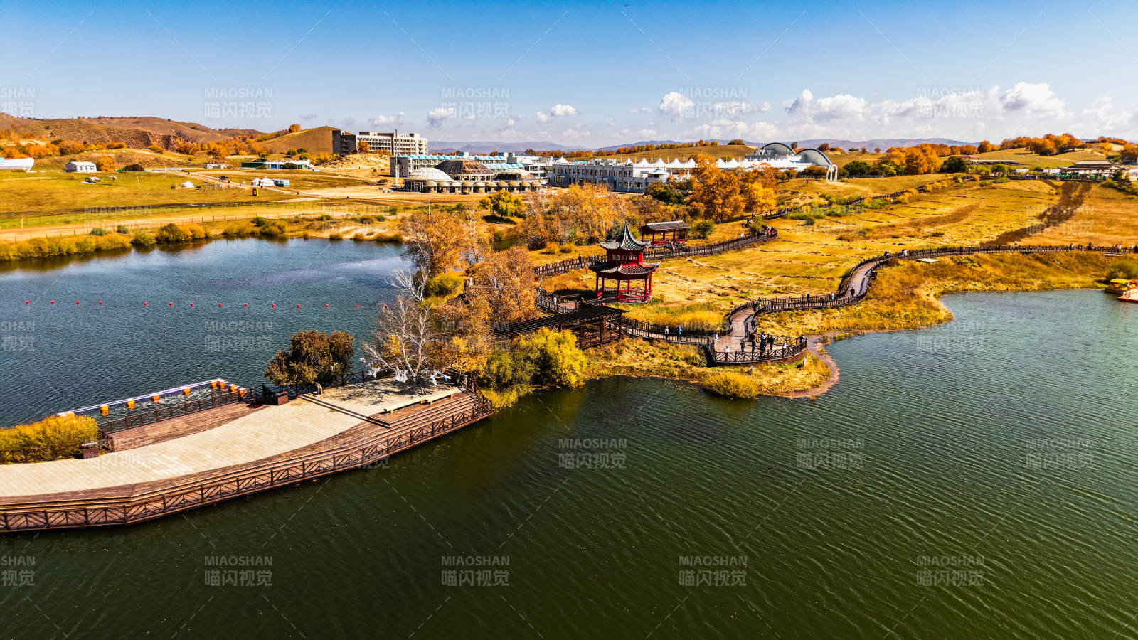 烏蘭布統公主湖湖畔秋景航拍