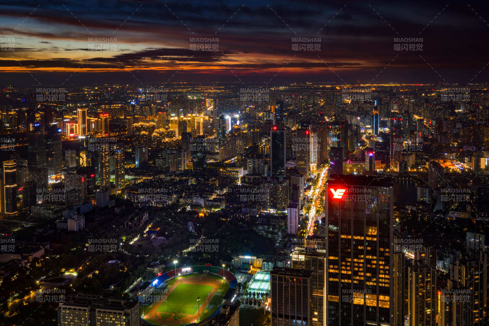 夜幕下的漢口燈火