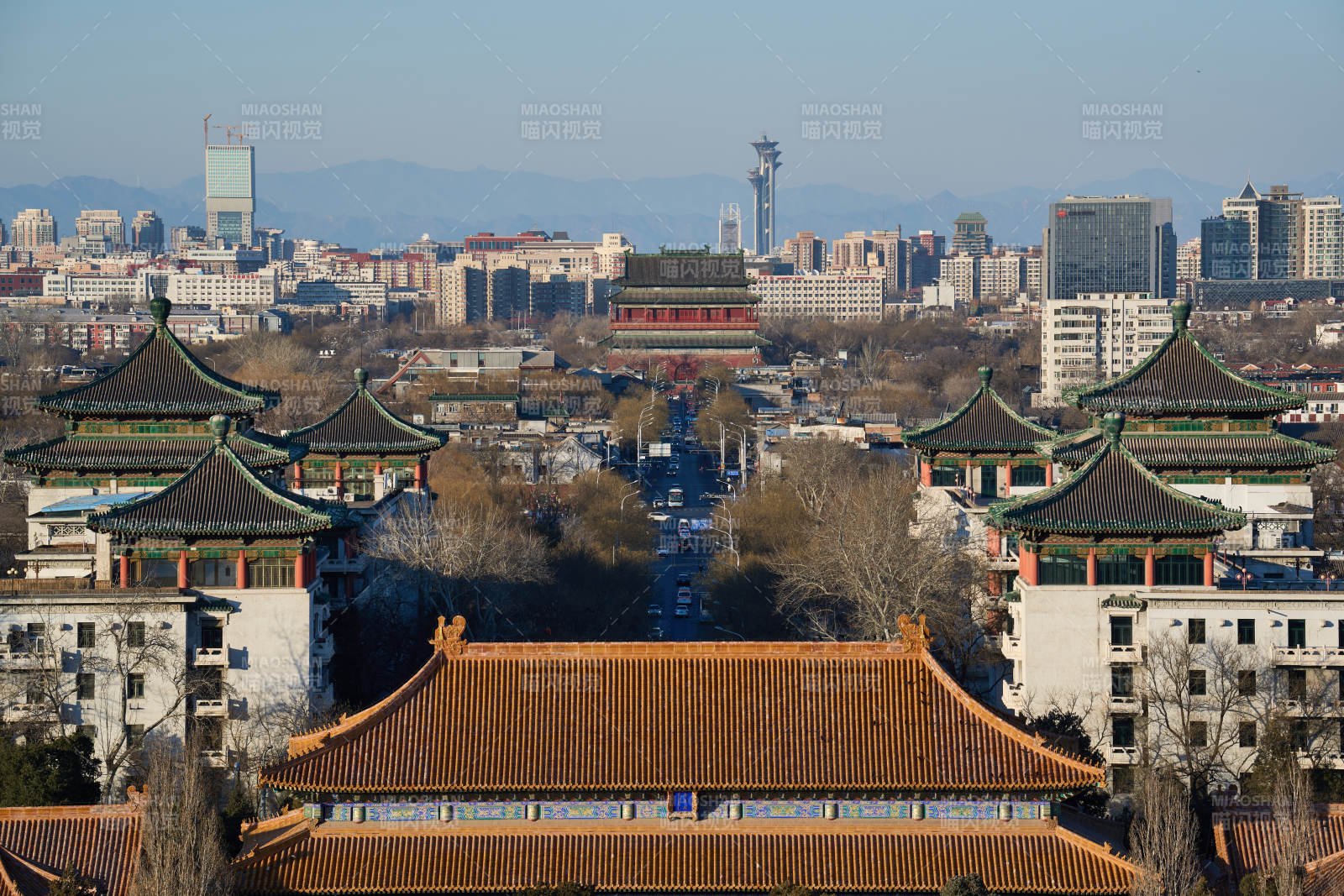 中國(guó)北京景山上瞭望鼓樓大街中軸線