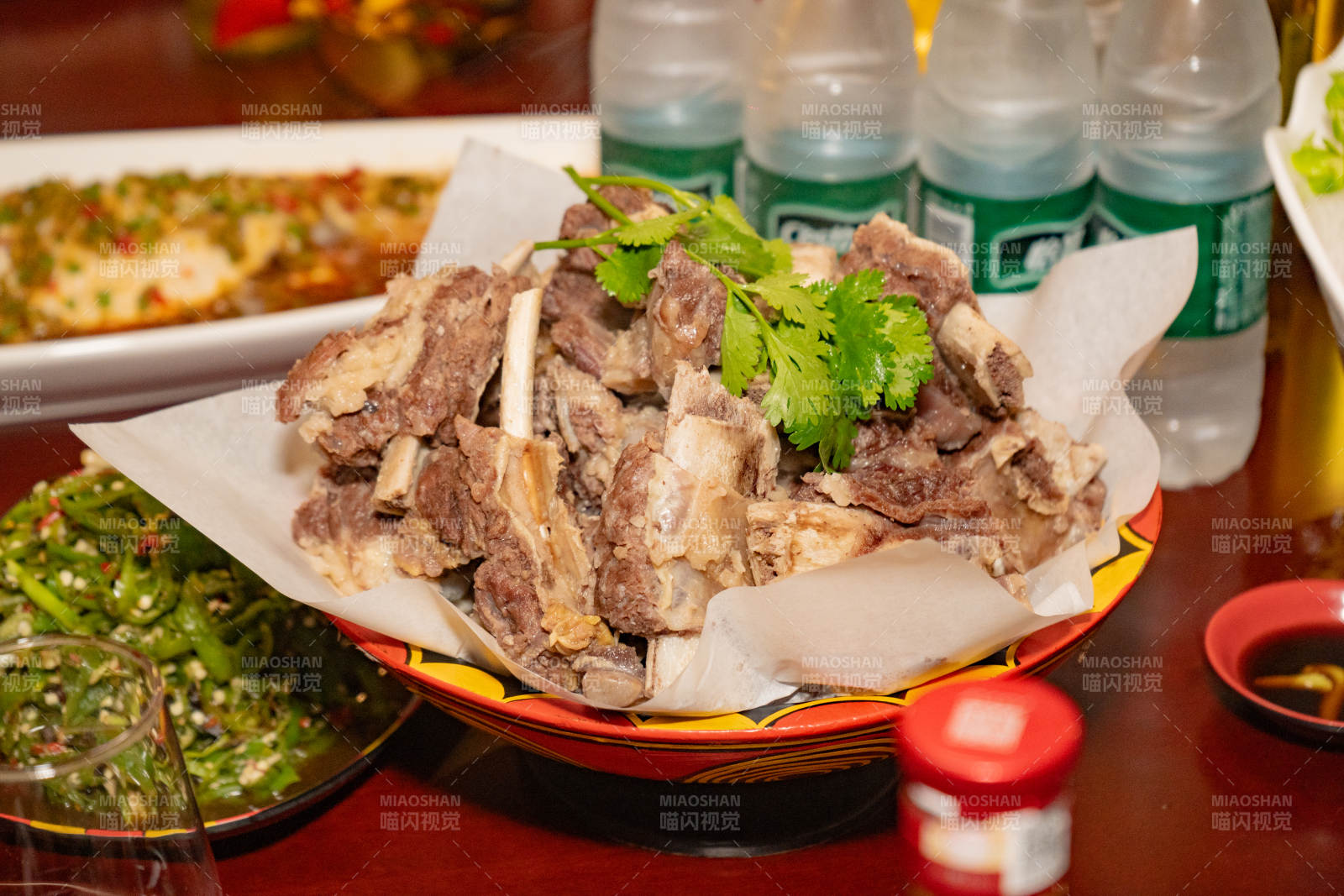 涼山州彝族美味烤肉拼盤