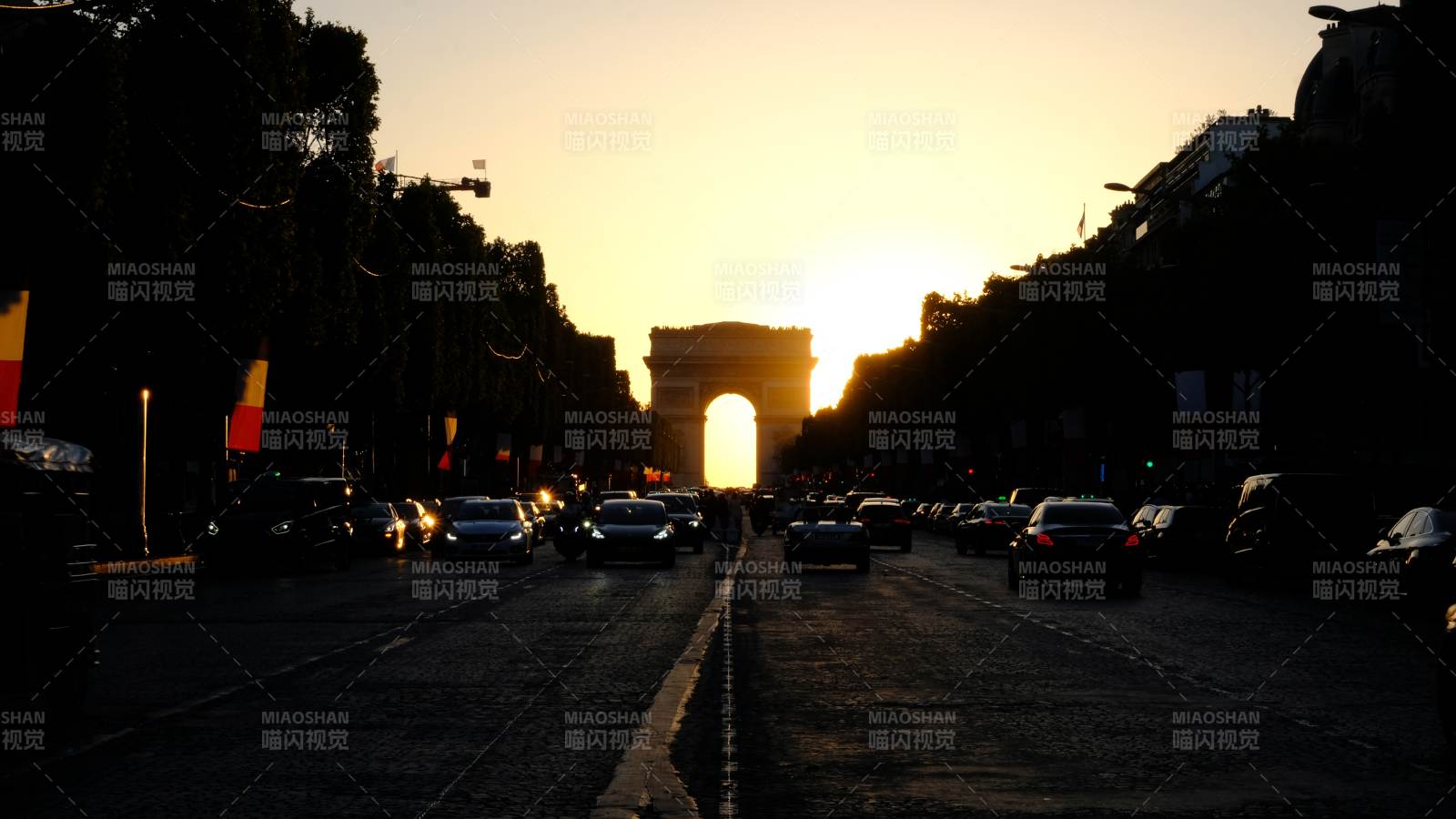 黃昏下的巴黎凱旋門