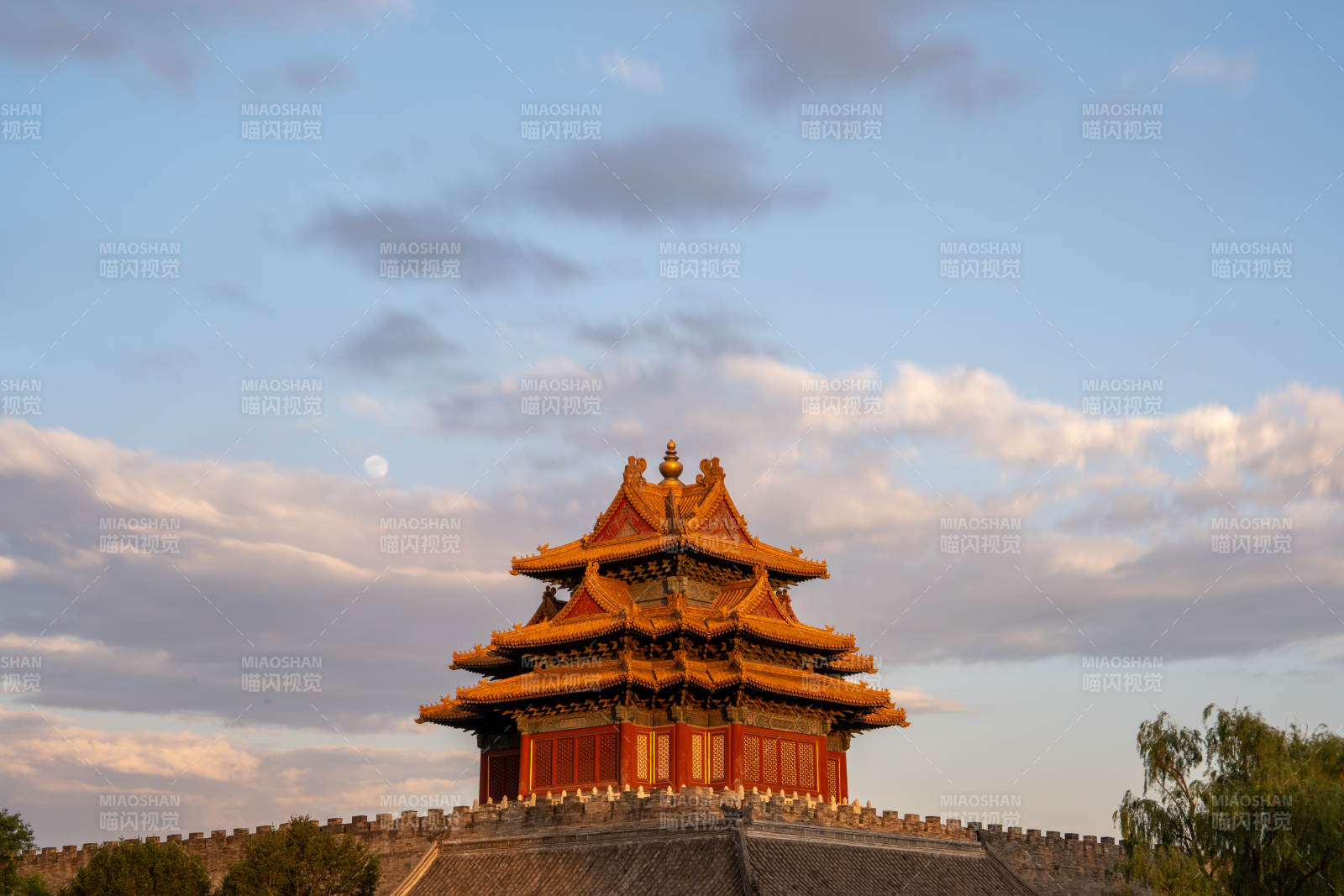 故宮角樓夕陽照