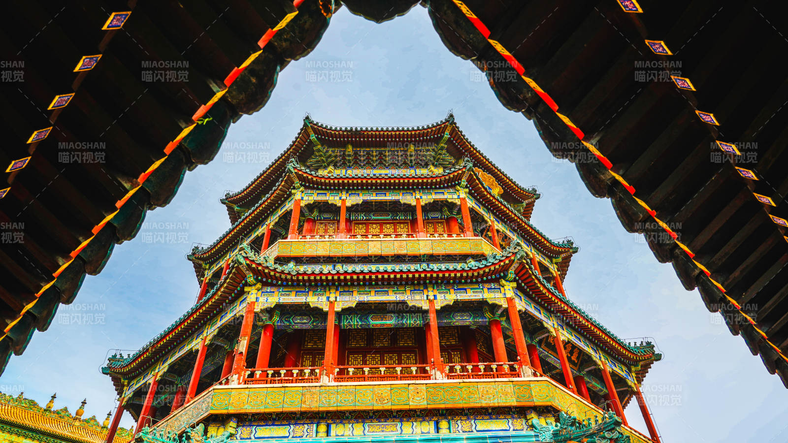 頤和園佛香閣古塔映天 彩檐生輝