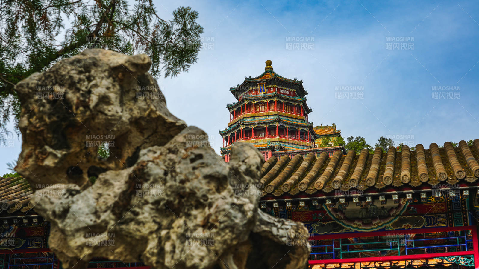 頤和園佛香閣古塔映石景