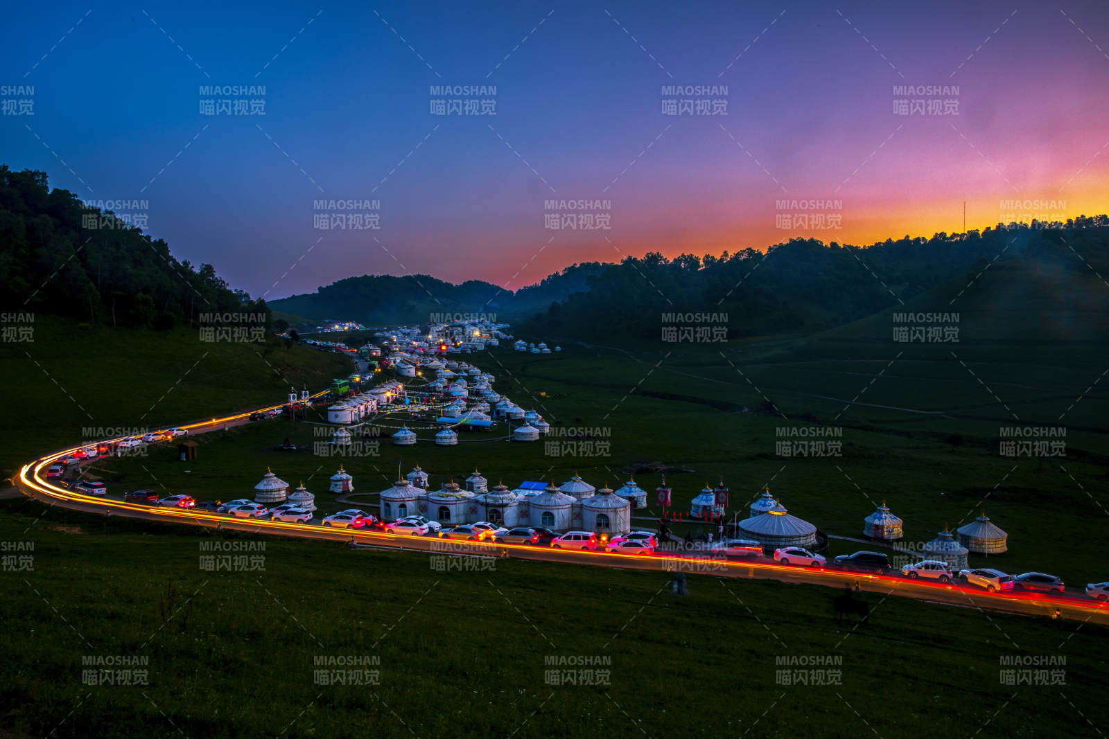 草原夜景車流