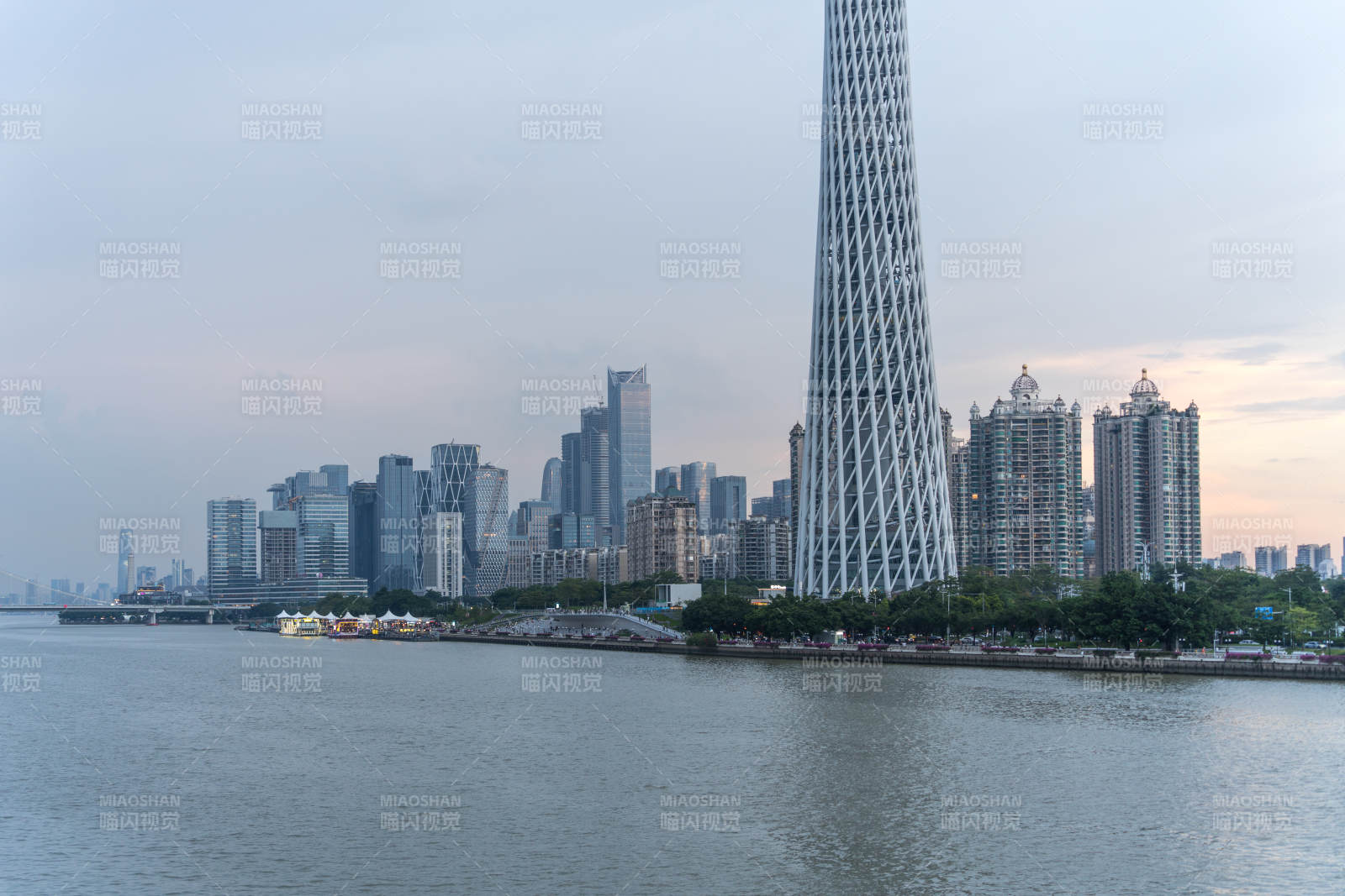 廣州塔畔城市風光