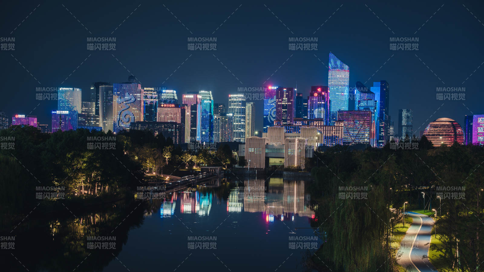 杭州錢(qián)江新城CBD夜景城市倒影