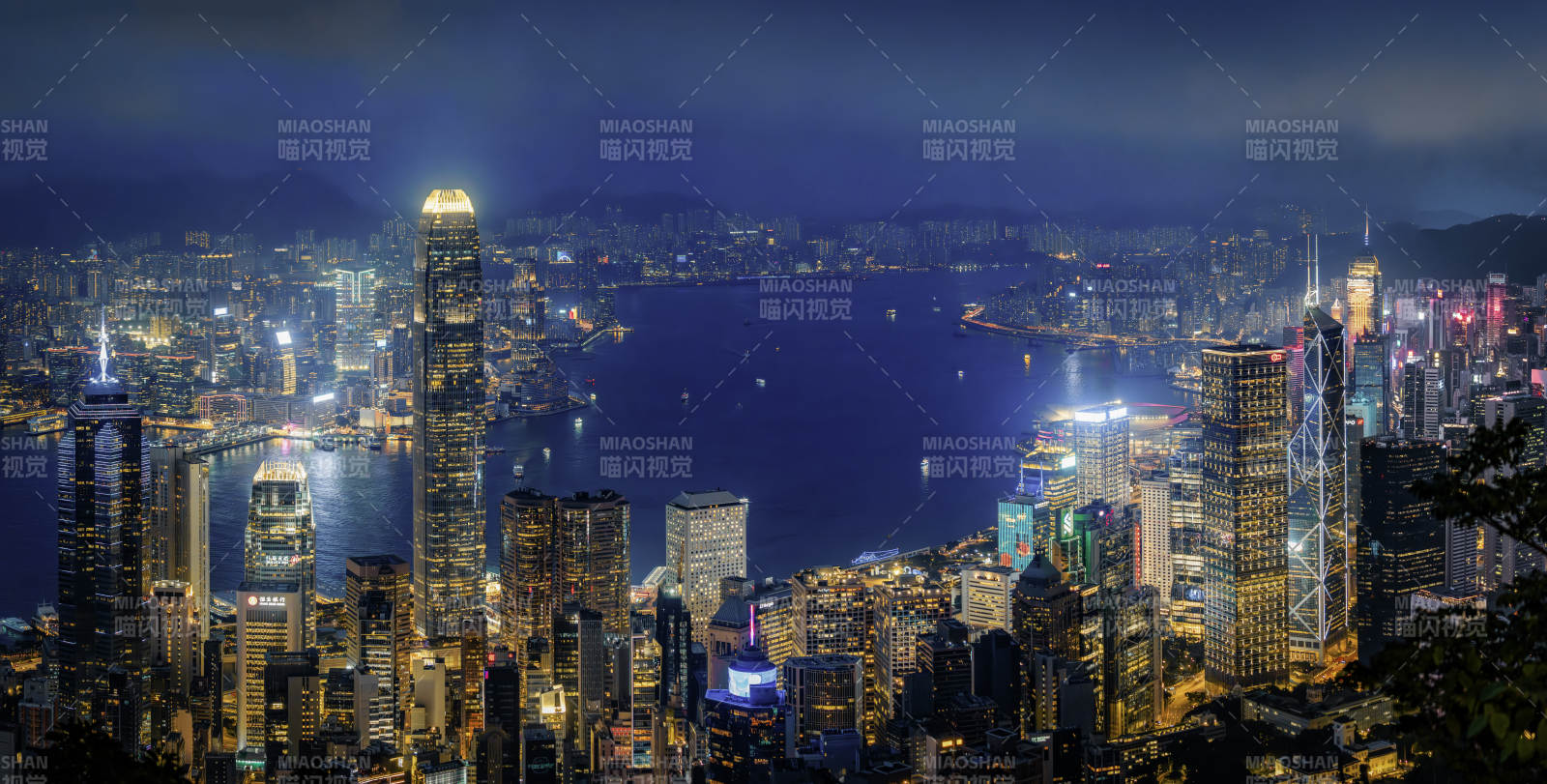夜幕下的香港城市燈火