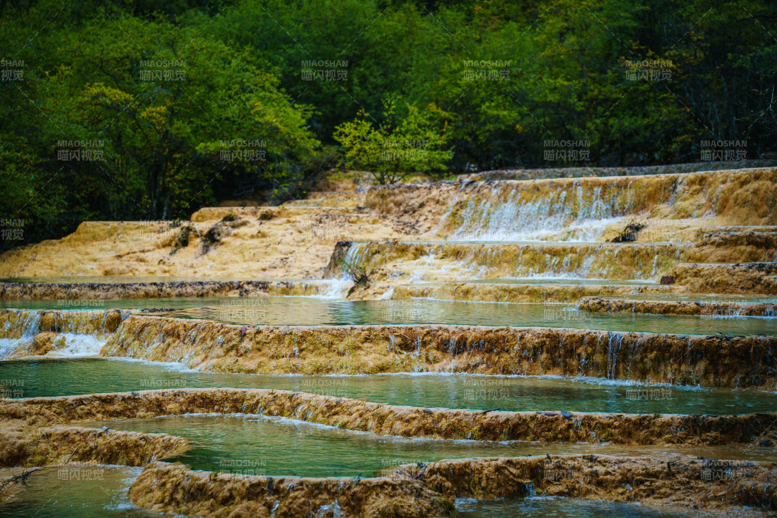 梯田瀑布美景  四川黃龍景區