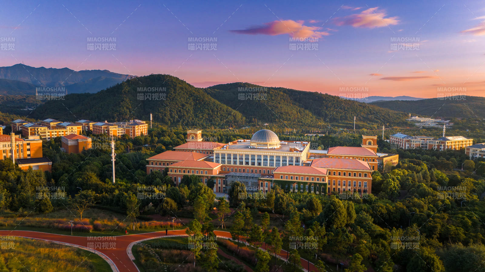 云南大学校园晨曦美景
