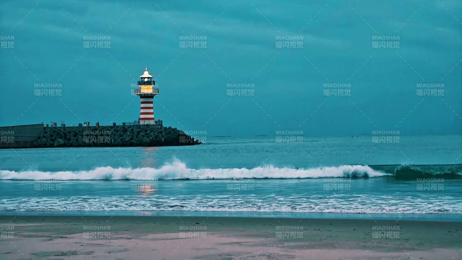 海南三亚的自由灯塔灯塔守望海天之间