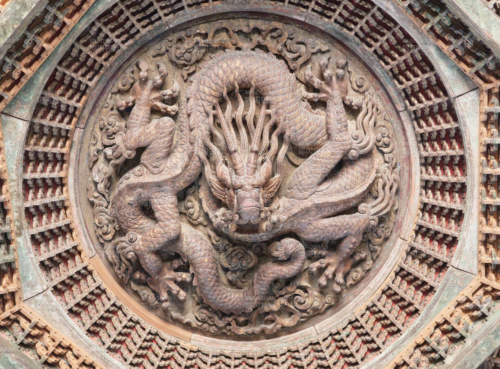 北京先農(nóng)壇拜殿內(nèi)盤龍藻井