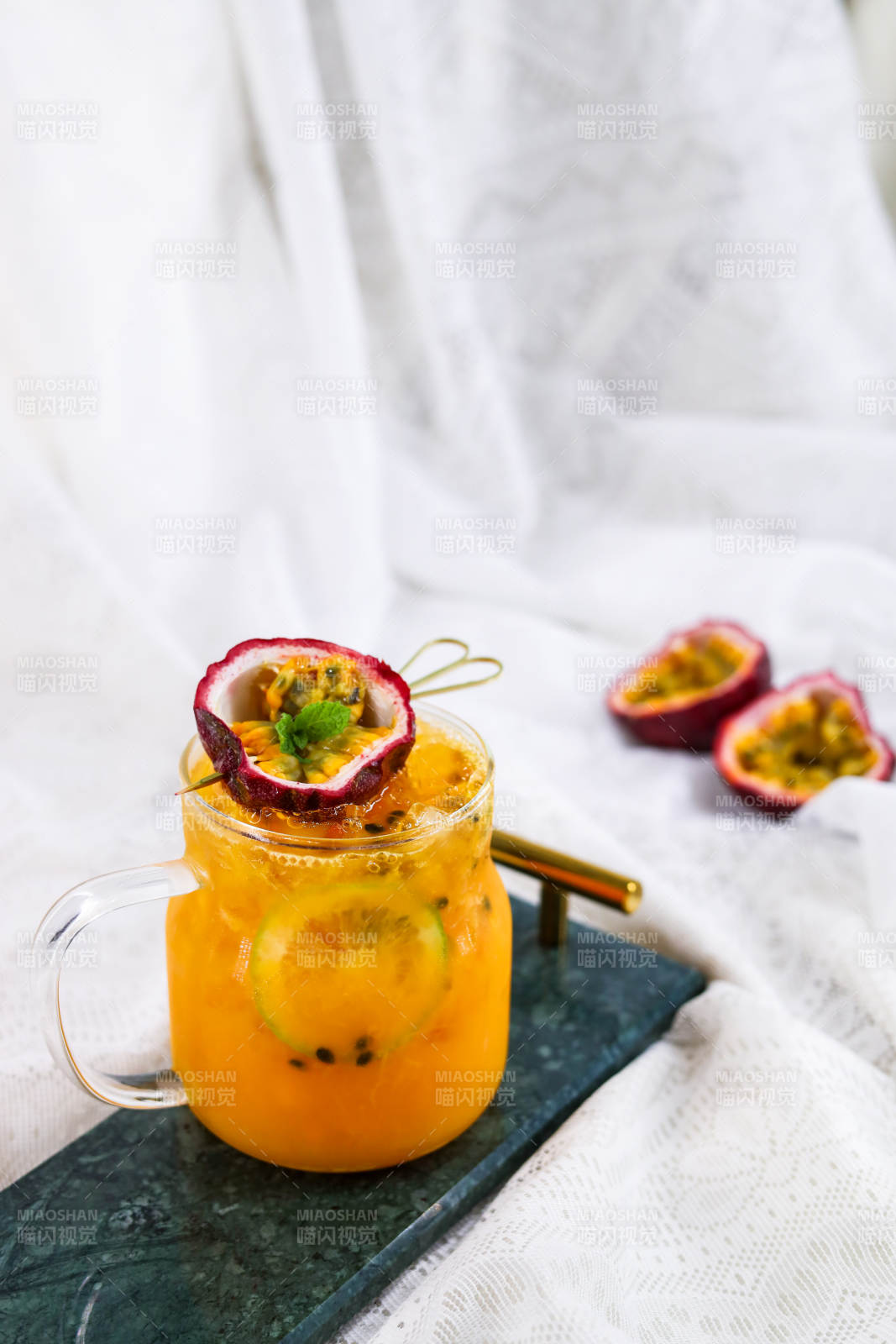 百香果橙汁飲品