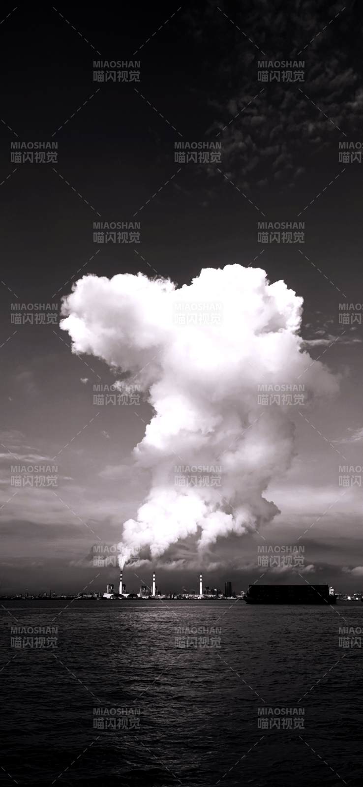 煙云升騰 海天一色