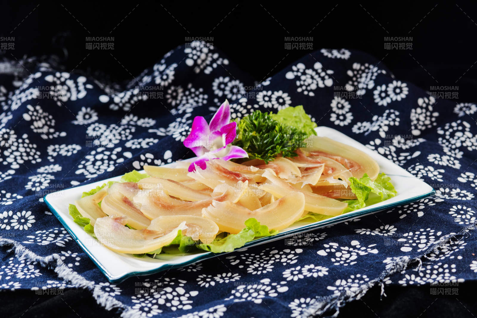 牛筋切片擺盤(pán)