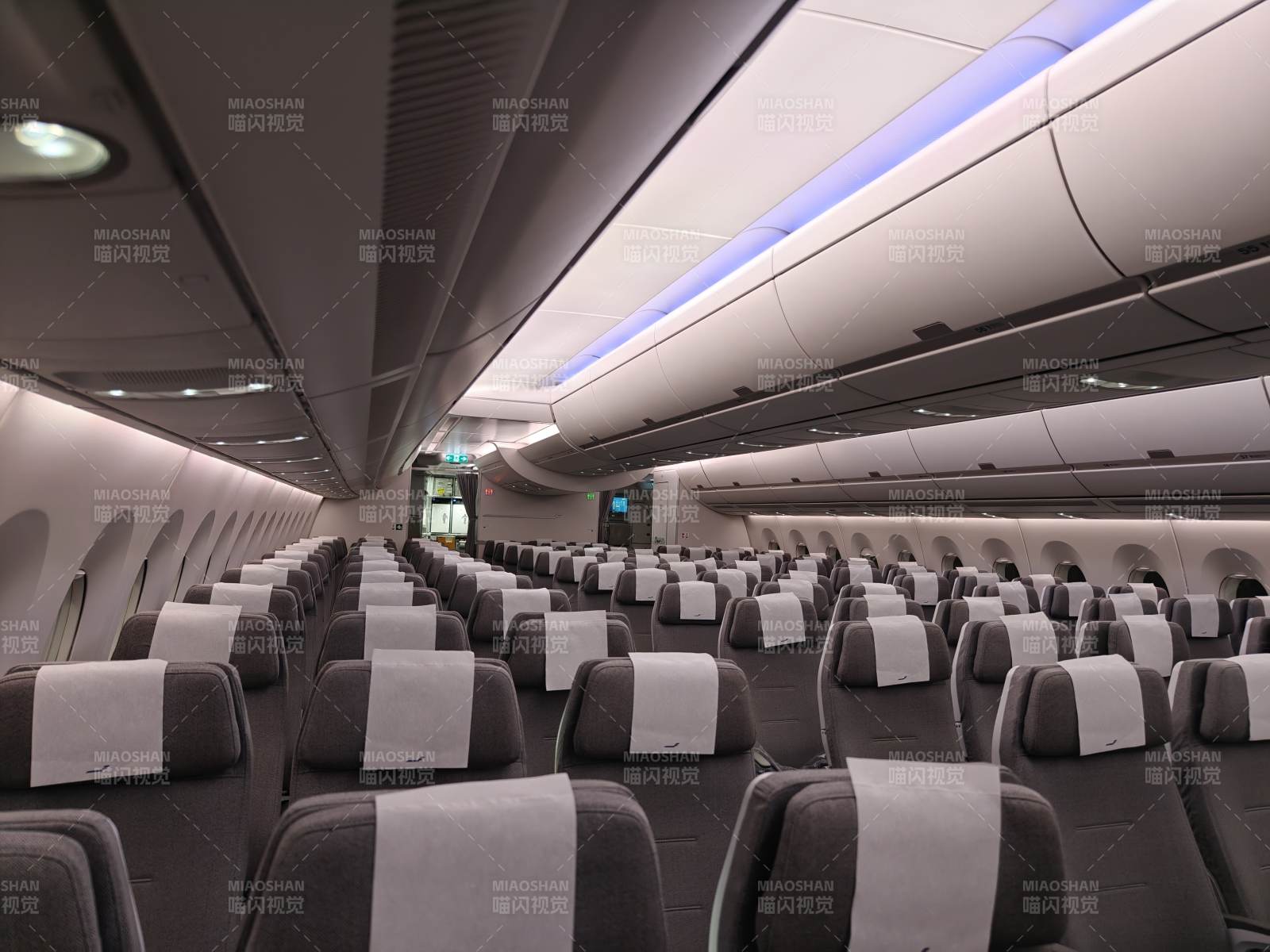 現代客機寬敞客艙