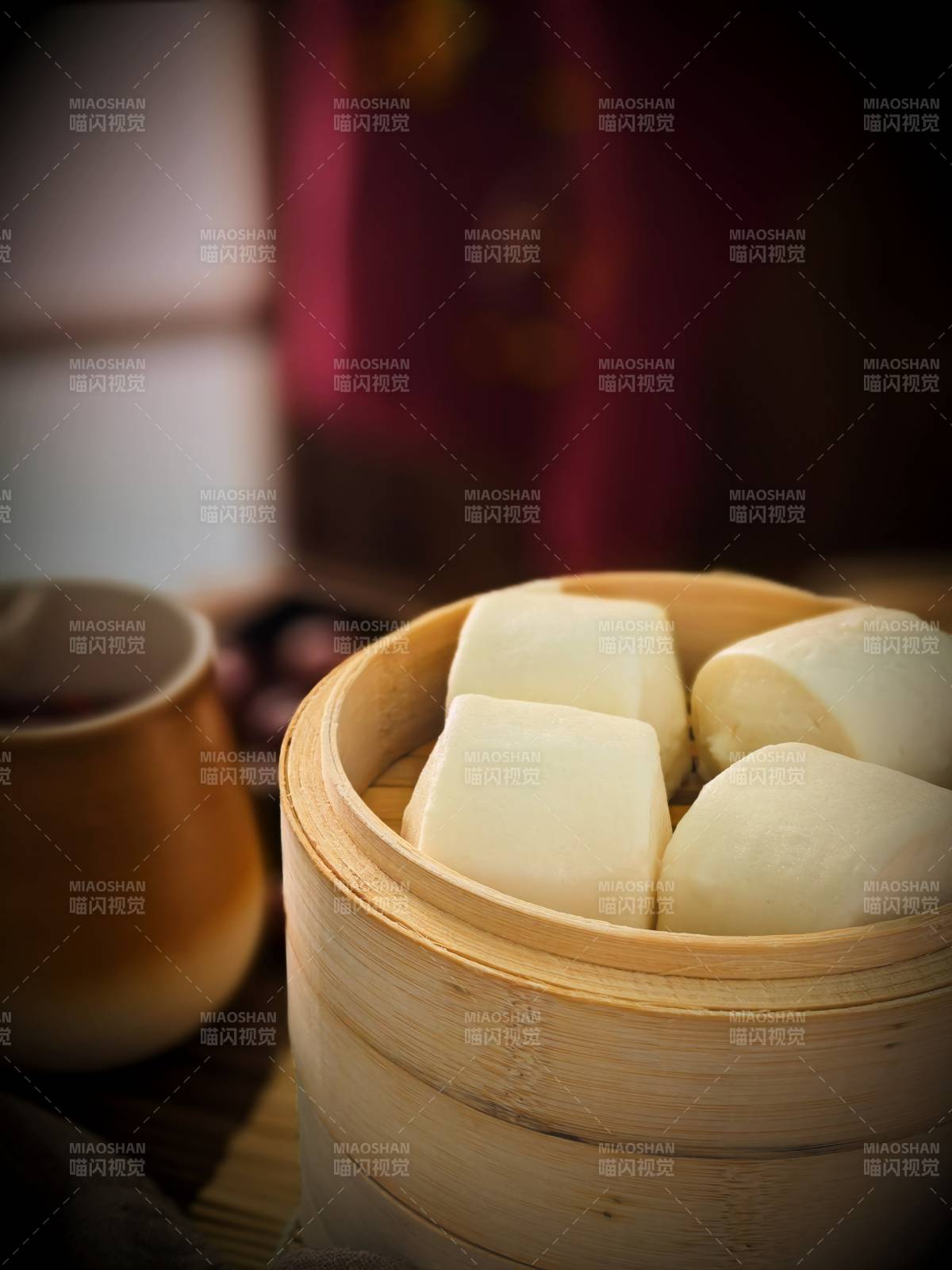 蒸籠里的白饅頭