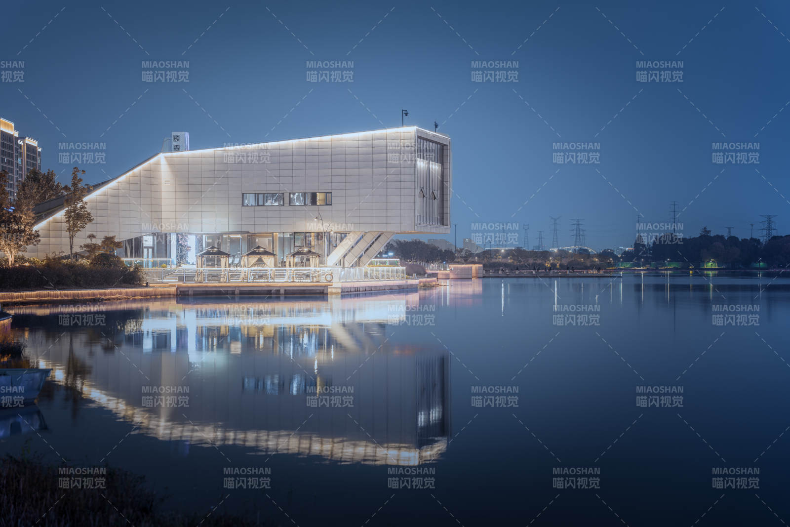 金沙湖湖畔現(xiàn)代建筑夜景