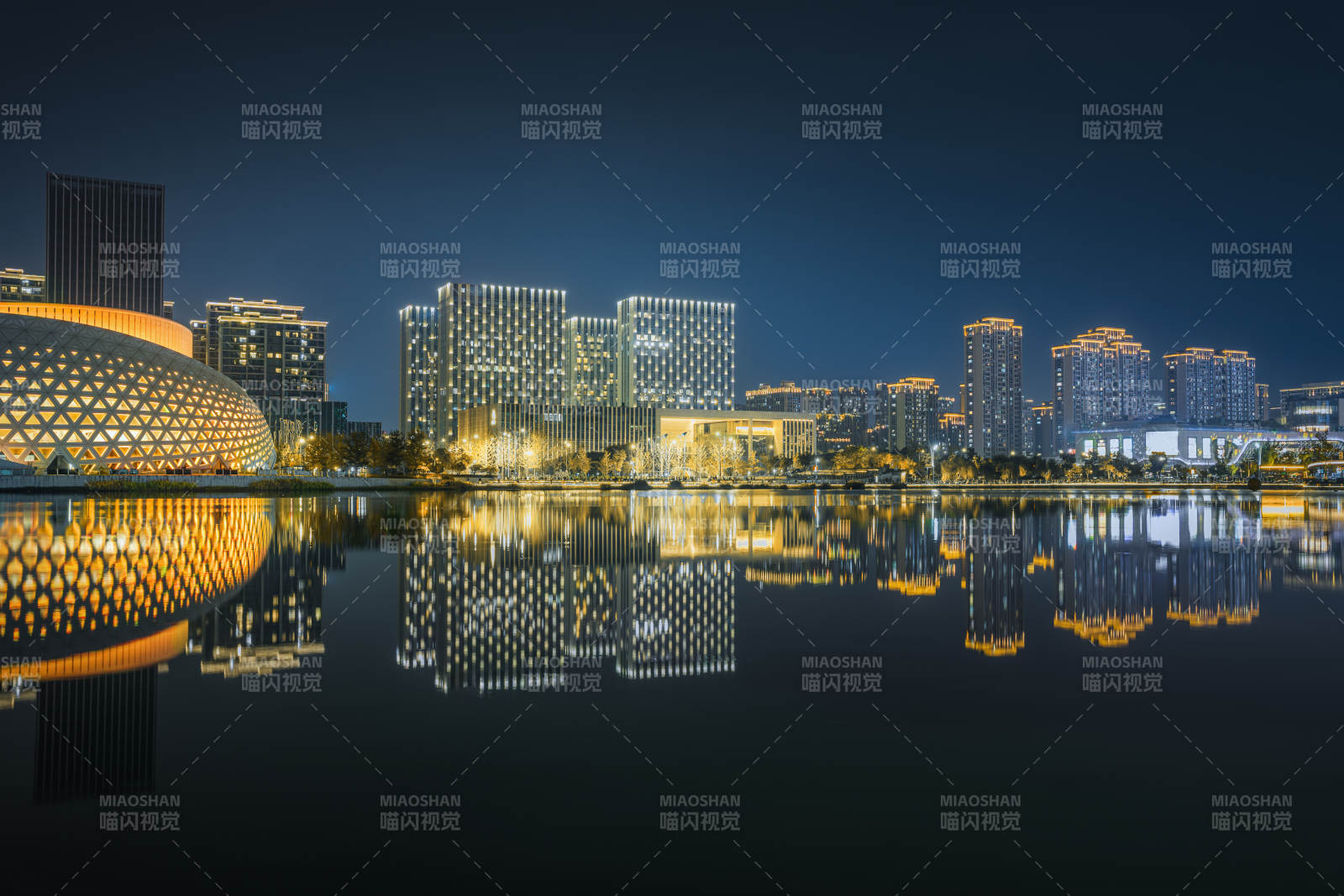 金沙湖夜景城市倒影