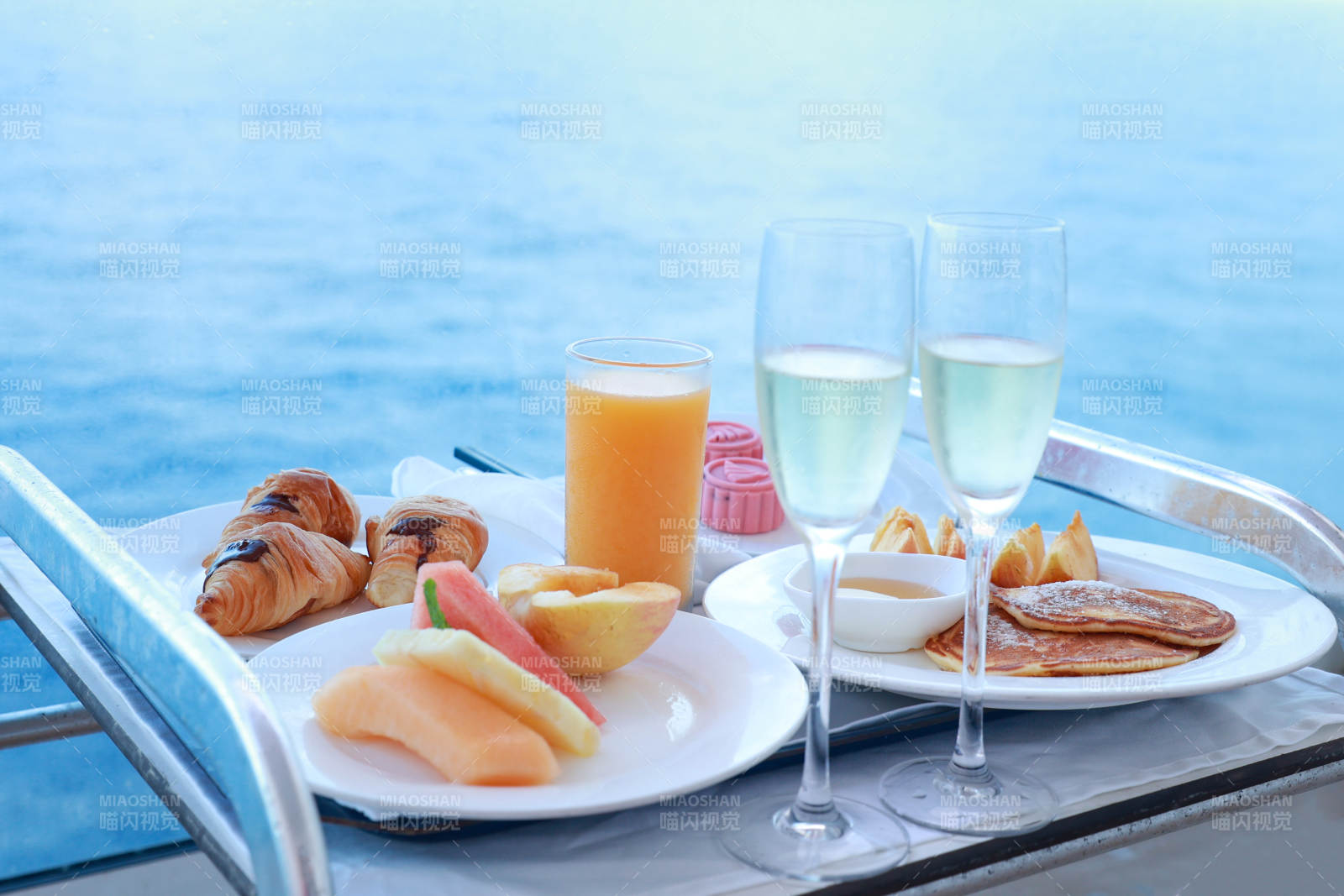 海邊早餐時光