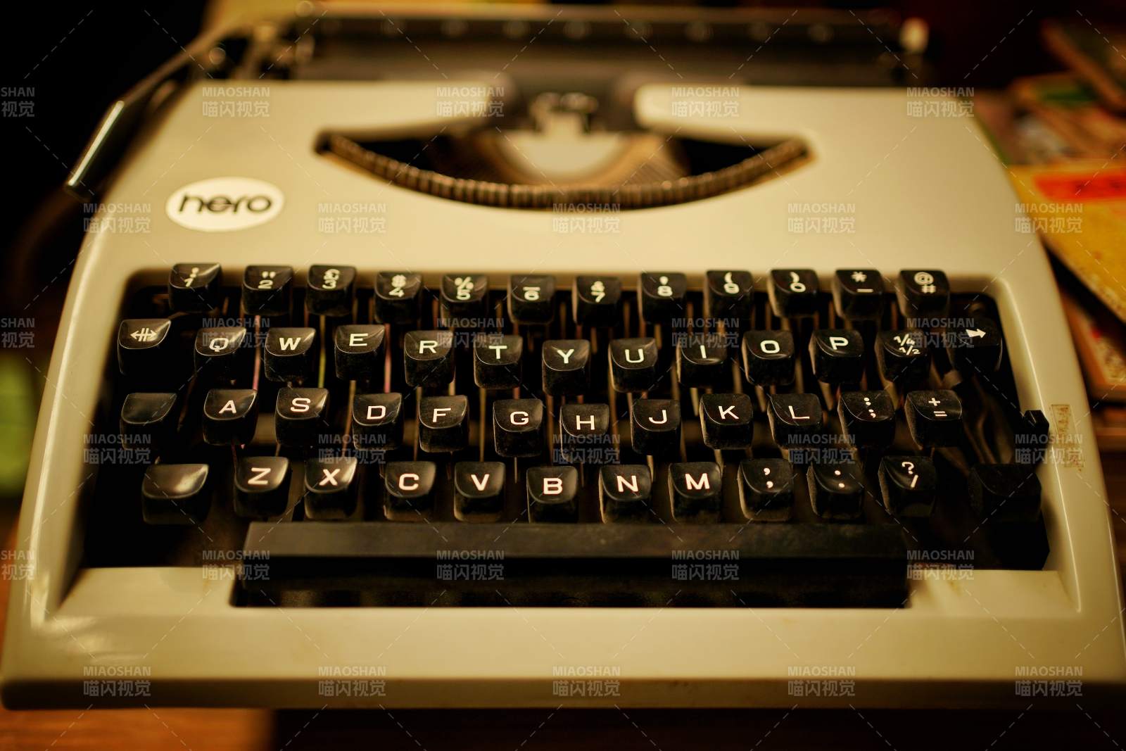 復(fù)古打字機(jī)靜謐時(shí)光