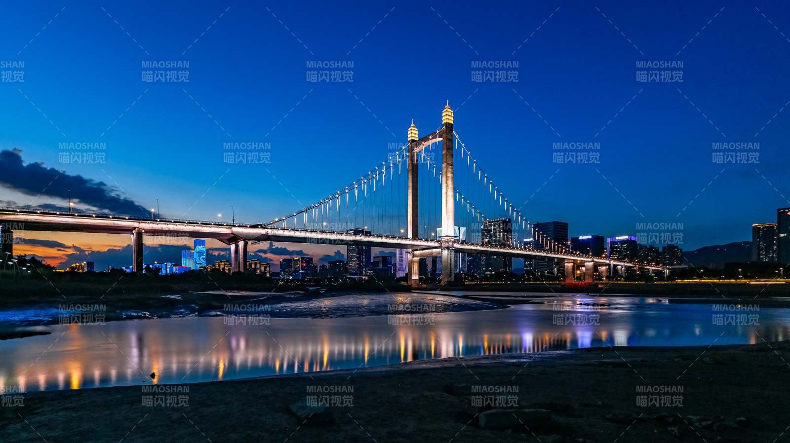 福州鼓山大橋夜幕下的大橋美景