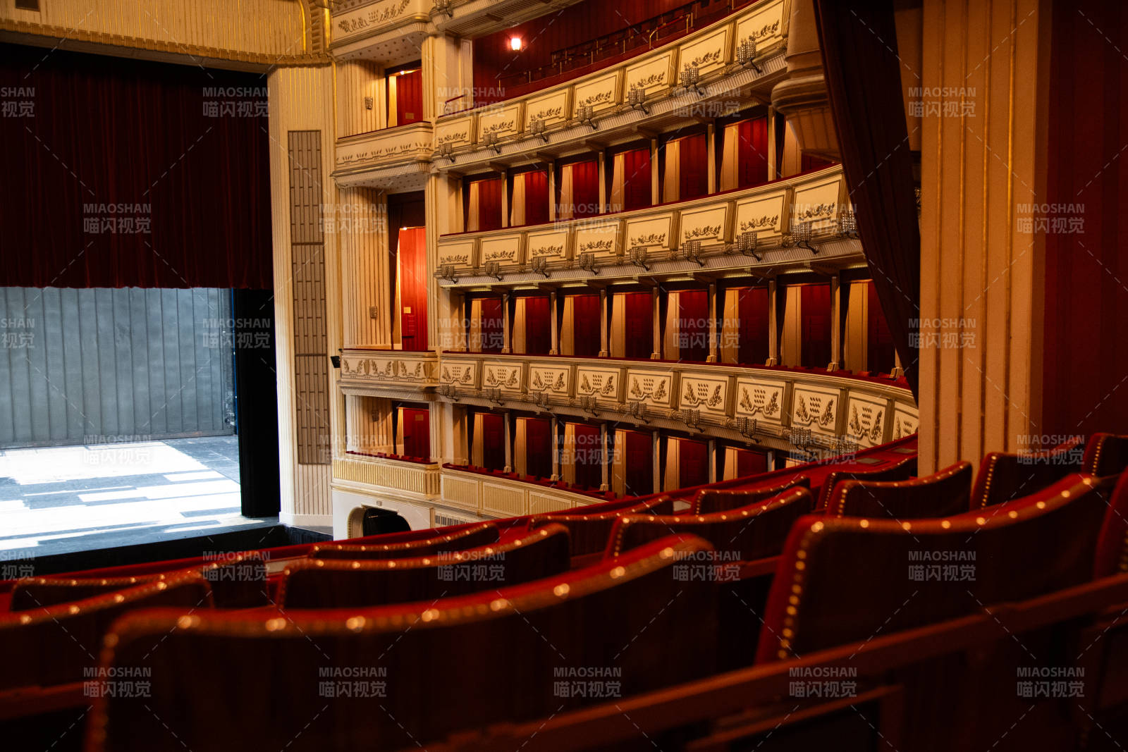 劇院內部景象（劇院）