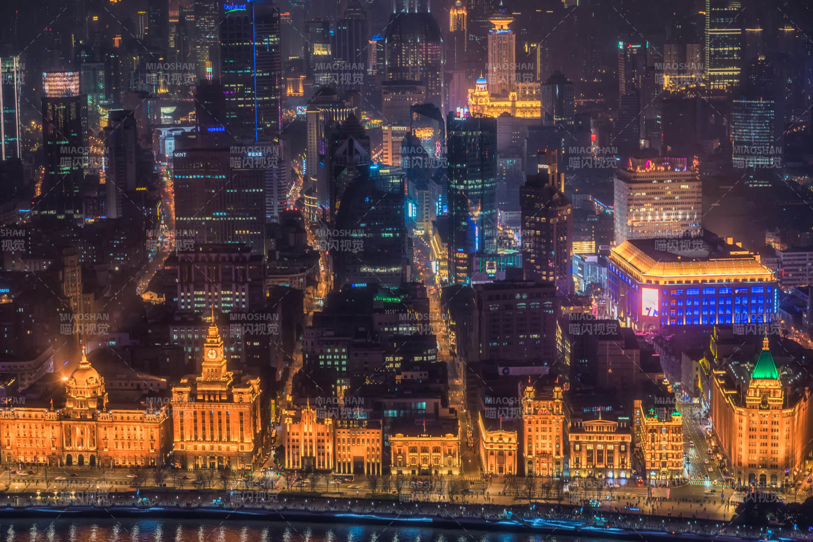 夜上海外灘璀璨燈火