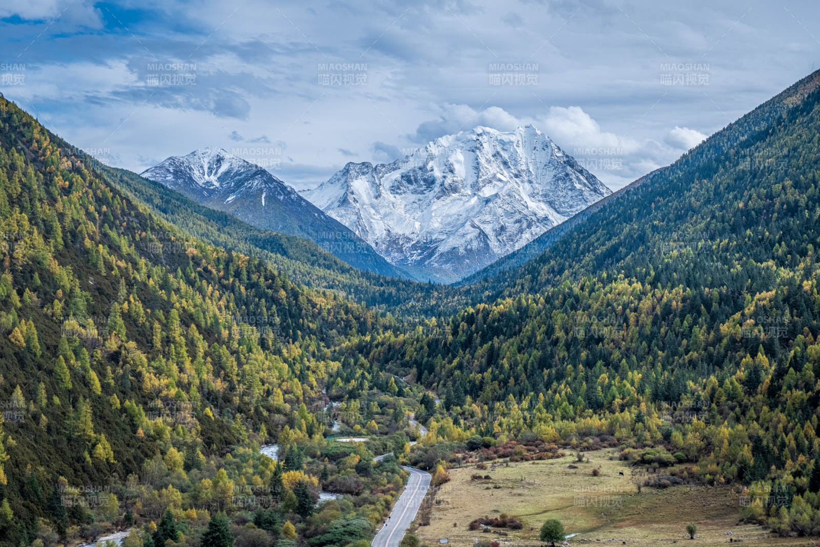 亚拉雪山风景区