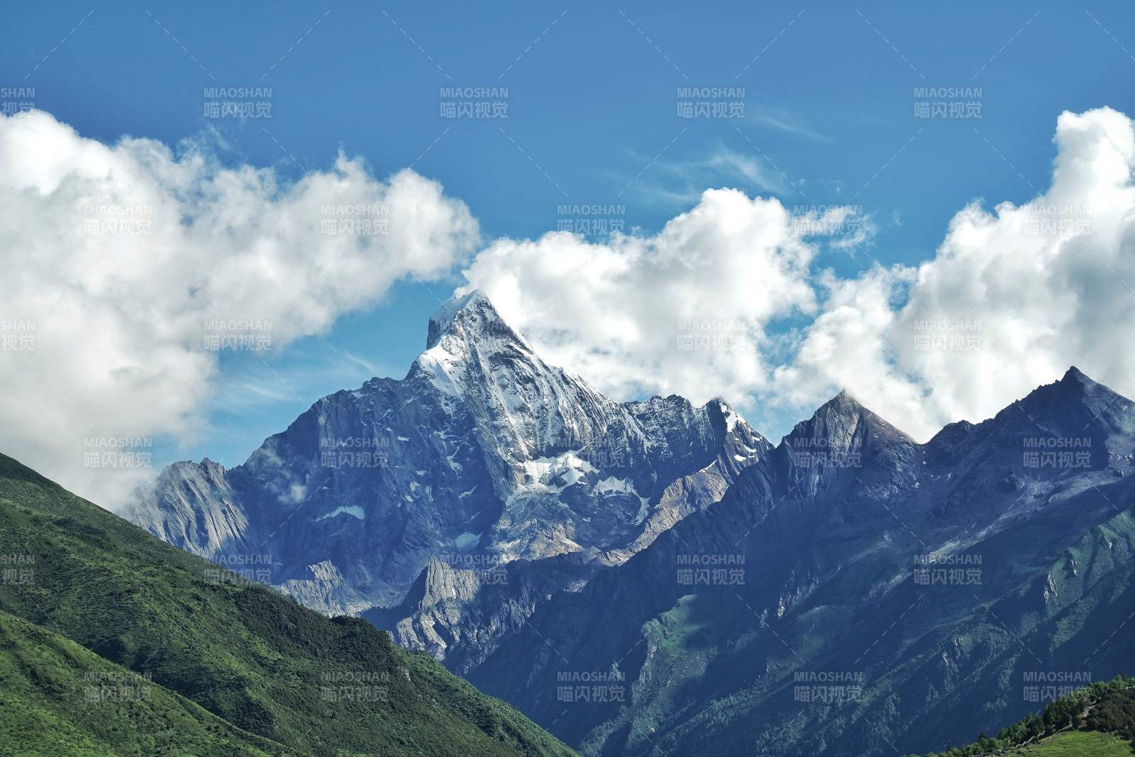 四姑娘山幺妹峰