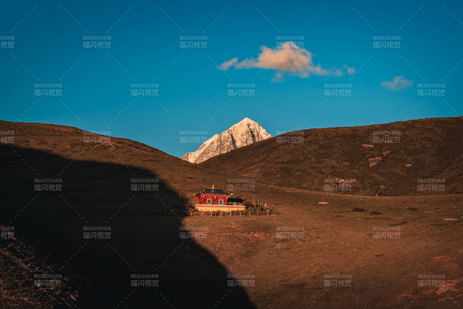 雅拉雪山下的小屋