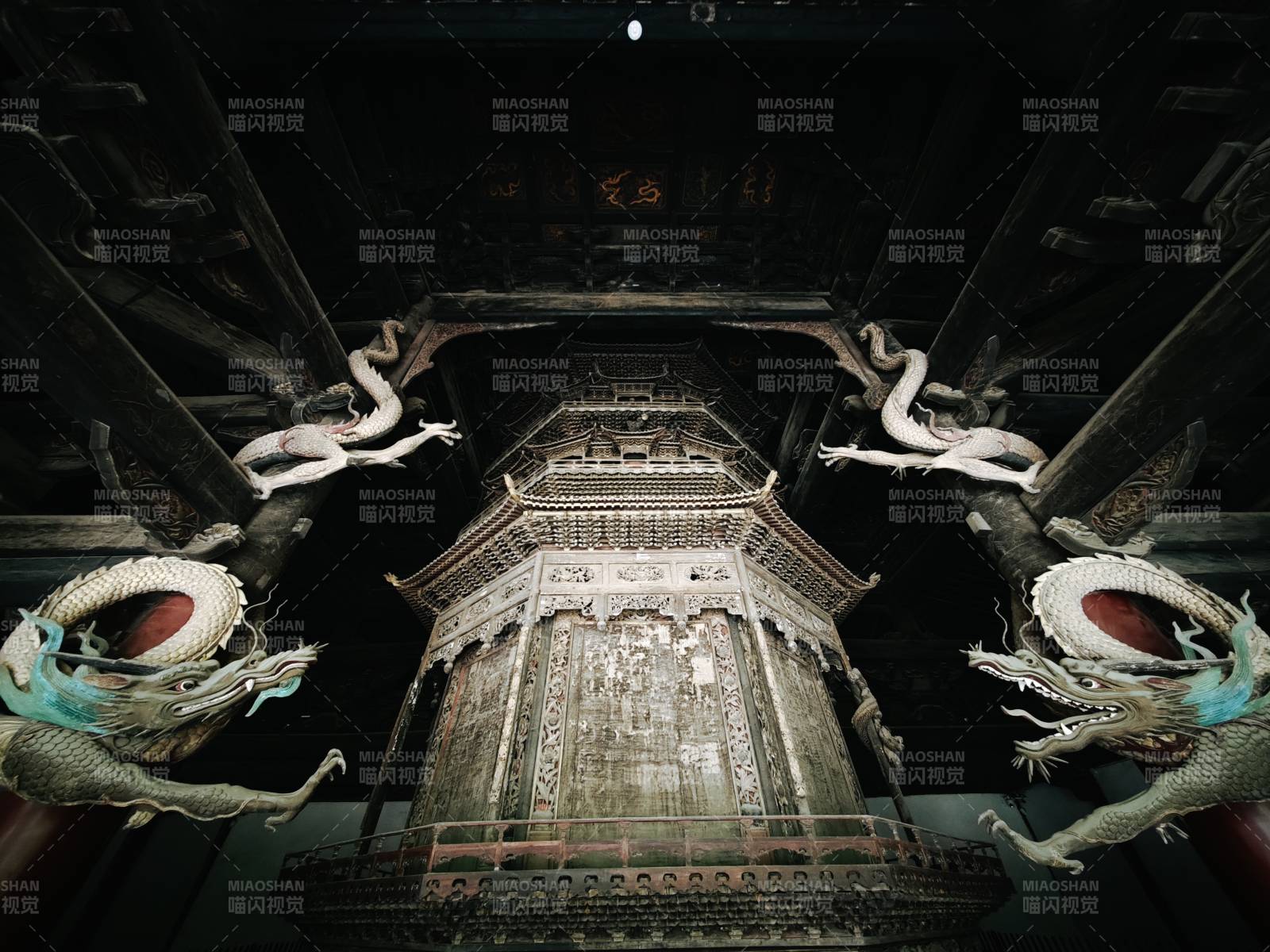 龍騰古殿 雕梁畫棟