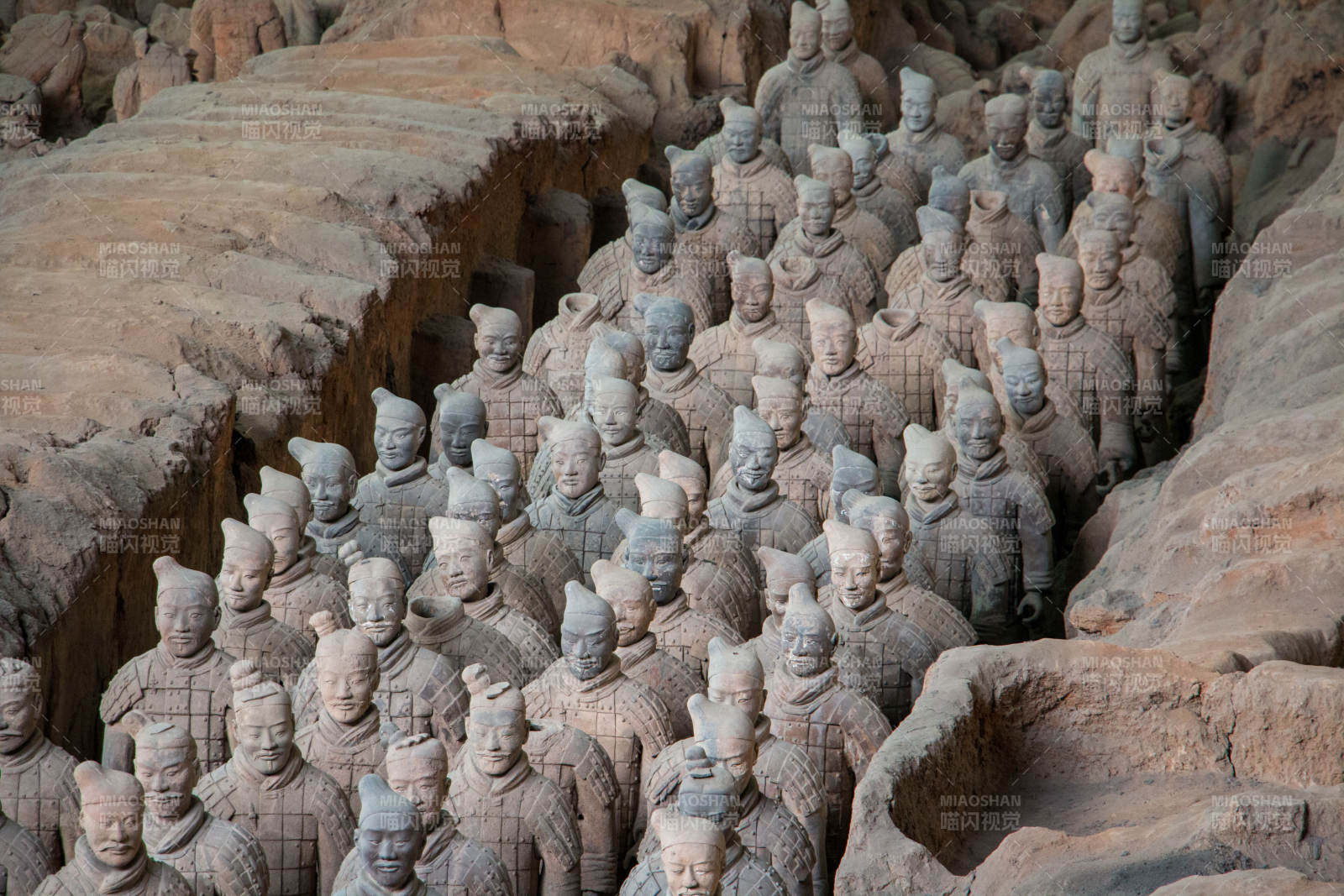 兵马俑群像