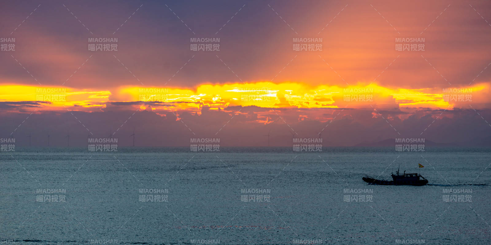 夕陽海舟