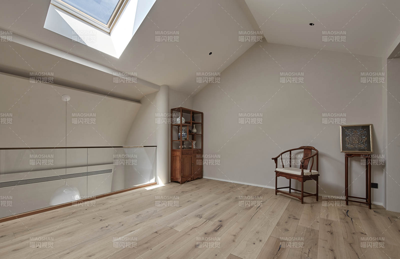 閣樓書房靜謐一角