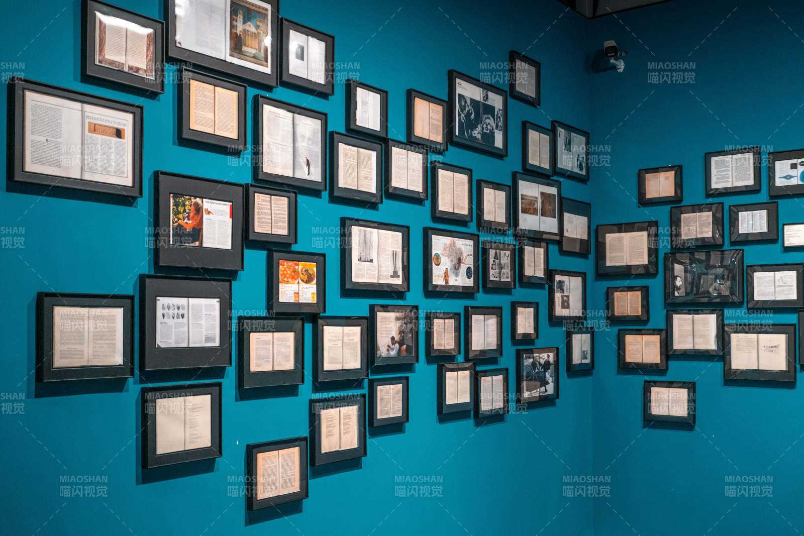 廣州大灣區(qū)藝術(shù)中心藝術(shù)展覽中的書頁藝術(shù)墻