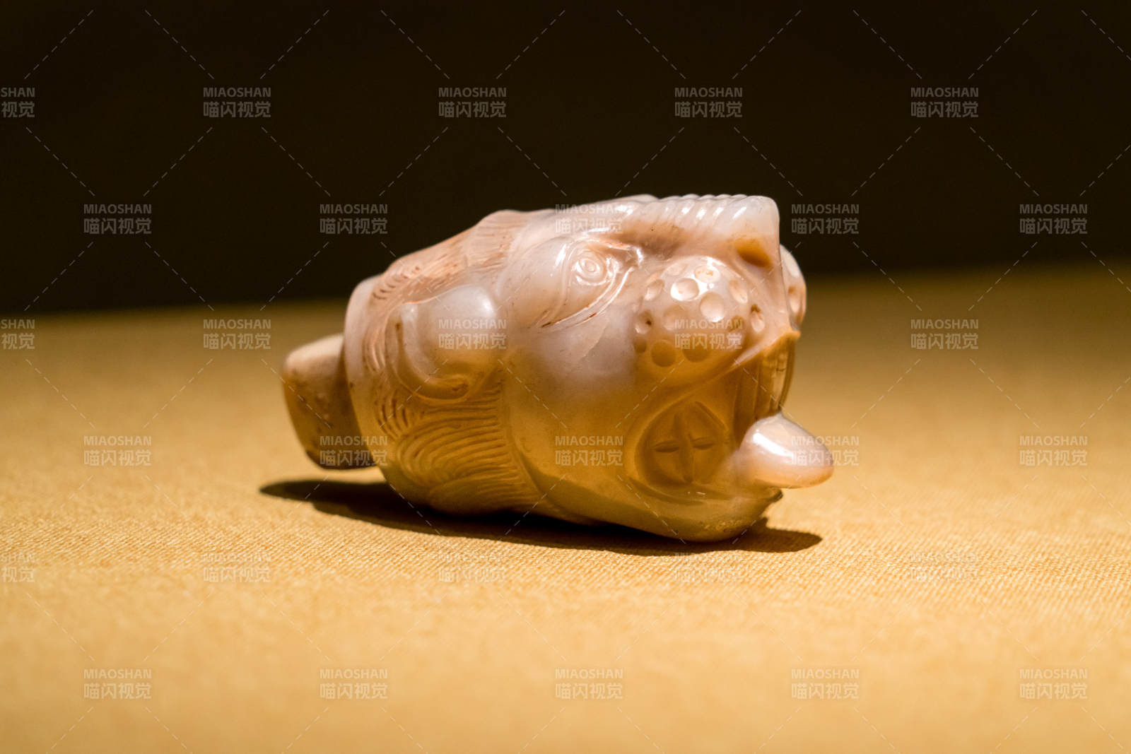 古波斯阿契美尼德王朝獅頭石雕玉雕瑞獸擺件