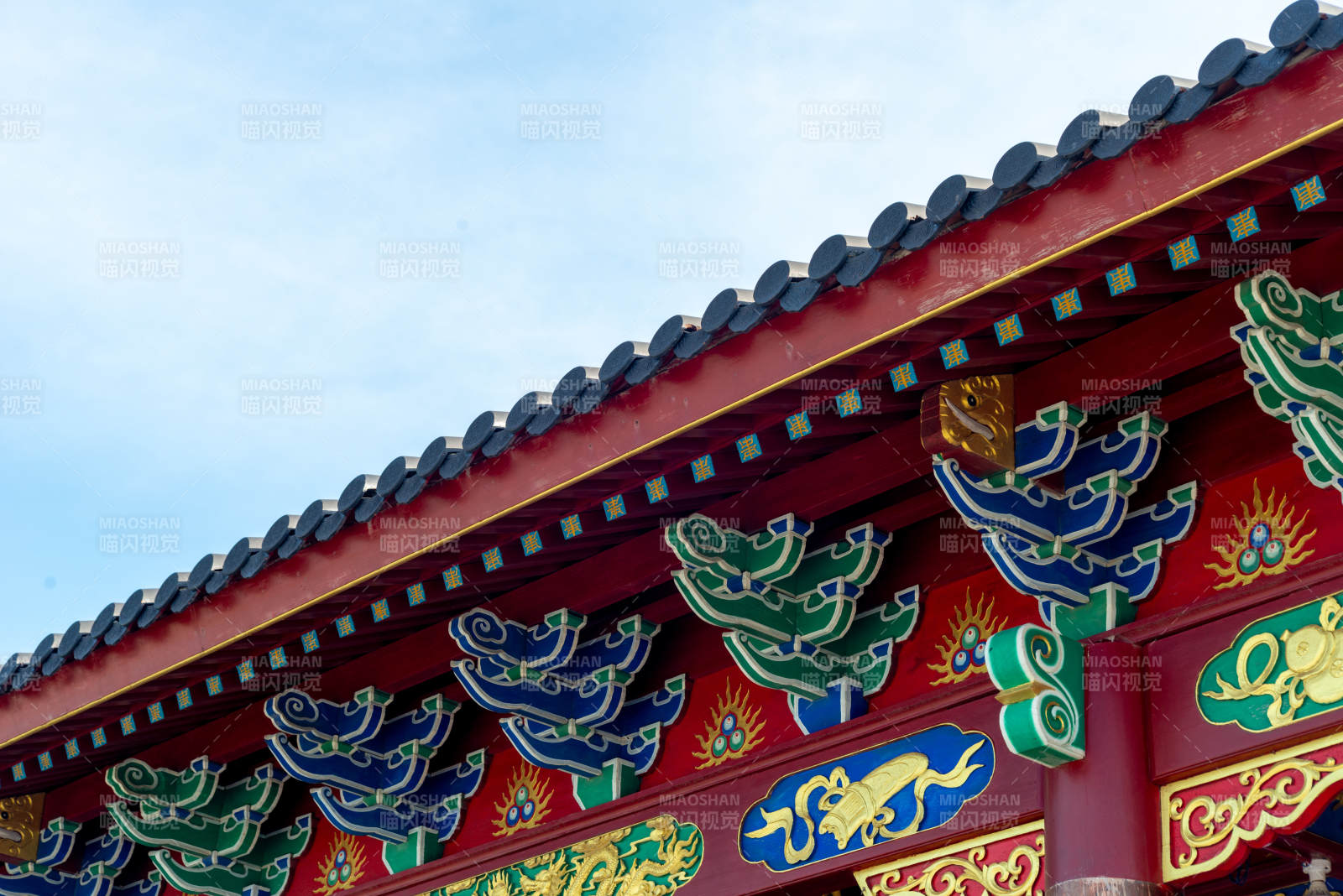 古建筑屋檐彩繪