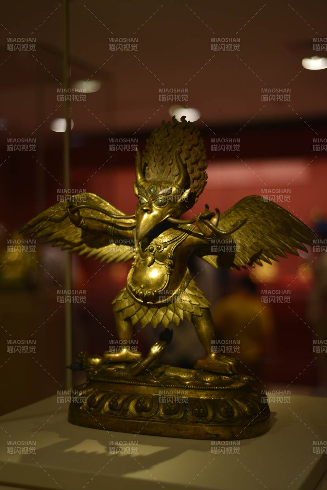 上海博物館金雕神獸雕像