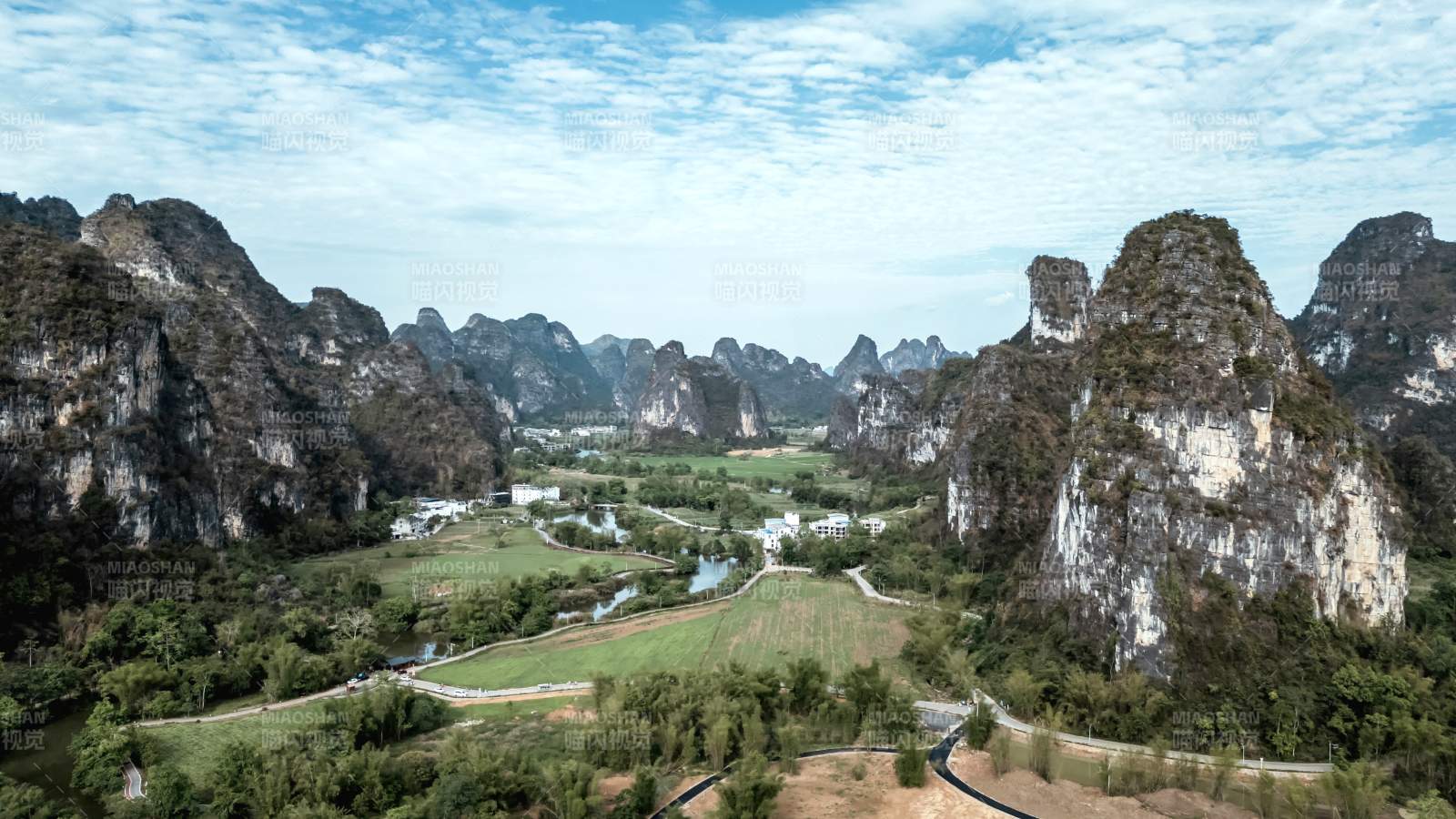 广西崇左喀斯特山水画卷