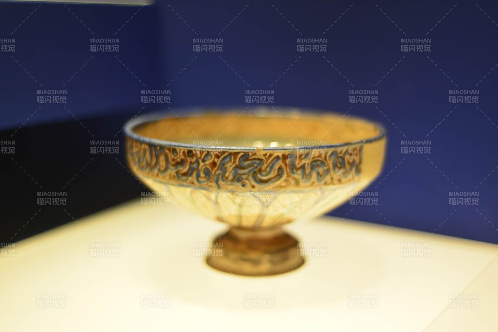 上海博物館精美彩繪古碗