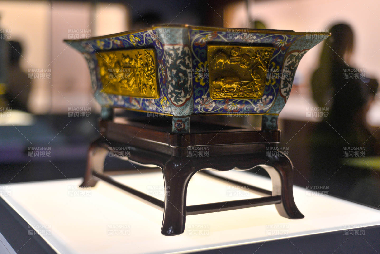 上海博物館精美琺瑯香爐