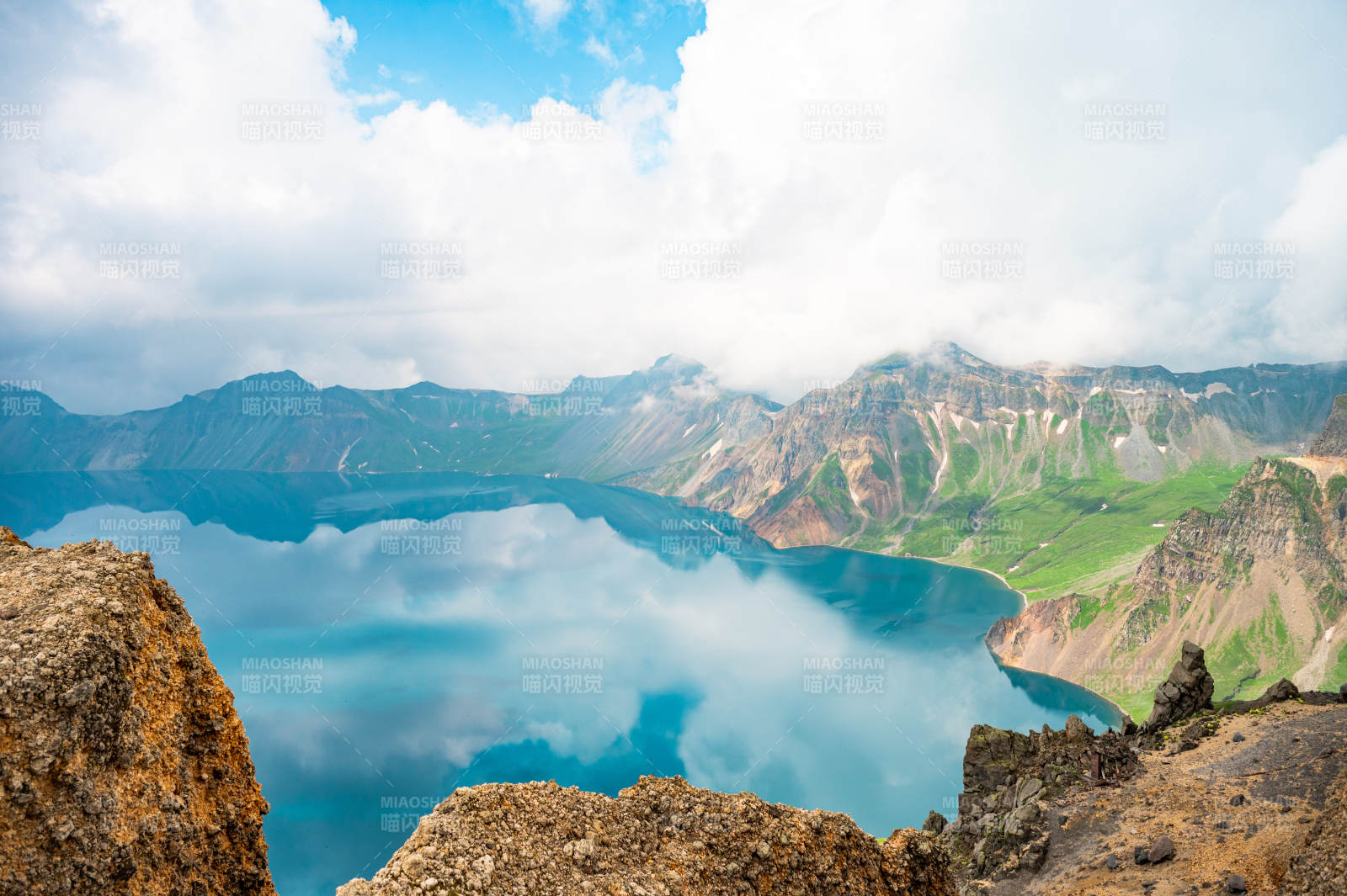 長白山天池高山湖泊云海