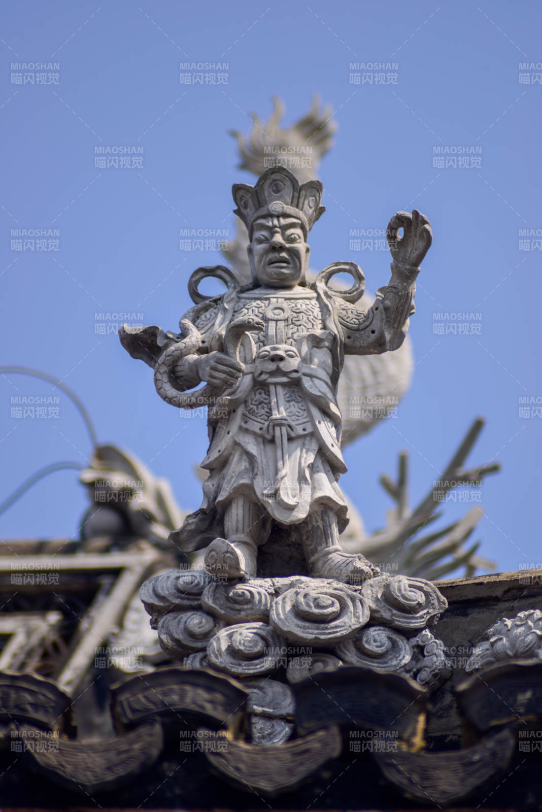 上海屋脊神将雕像