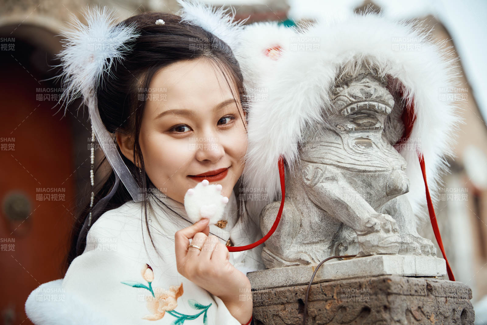 身穿古裝漢服的東方女子