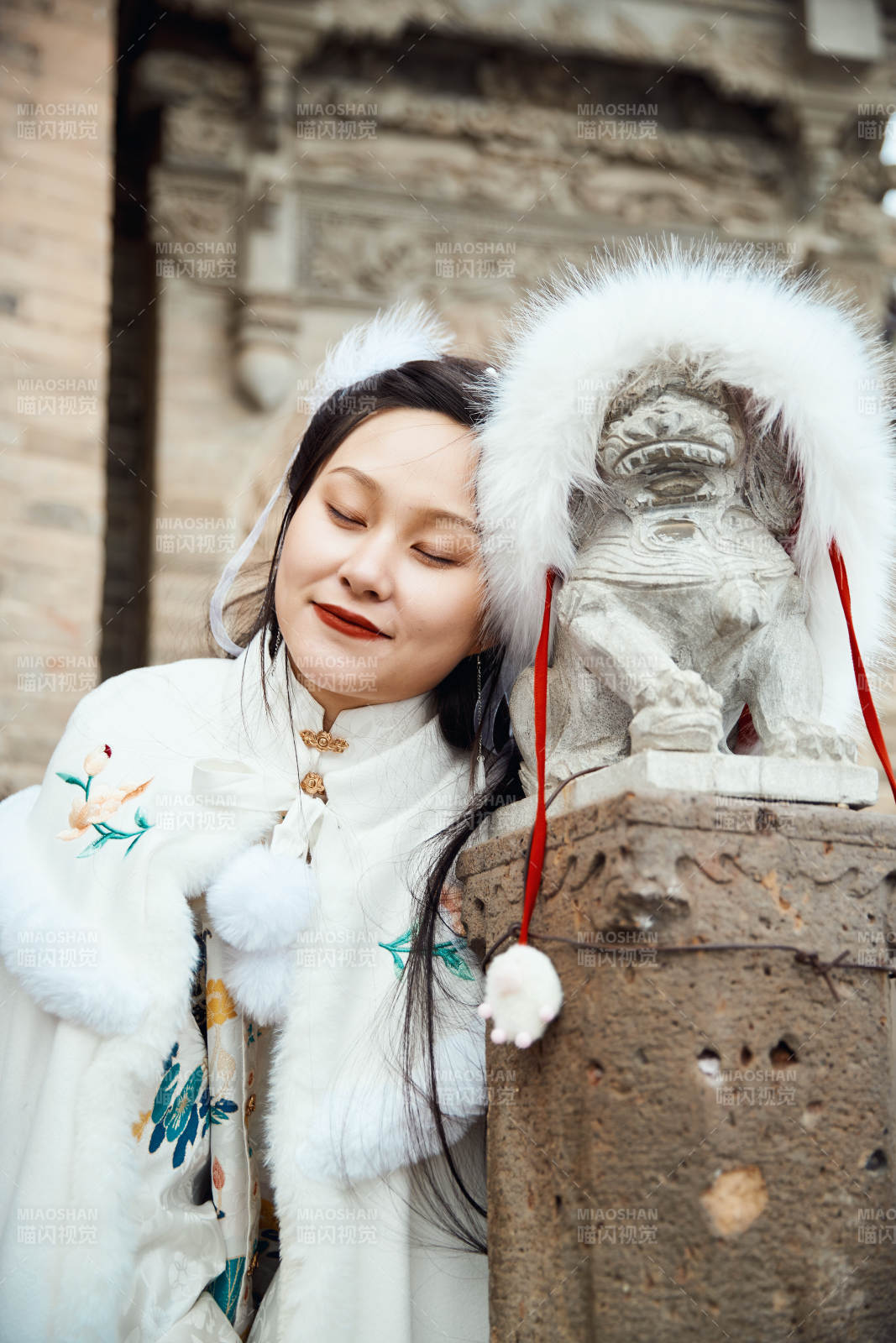 身穿古裝漢服的東方女子