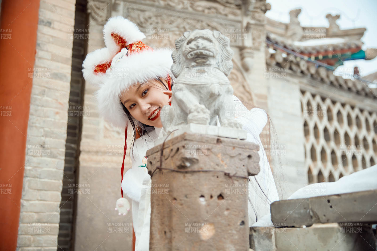 身穿古裝漢服的東方女子