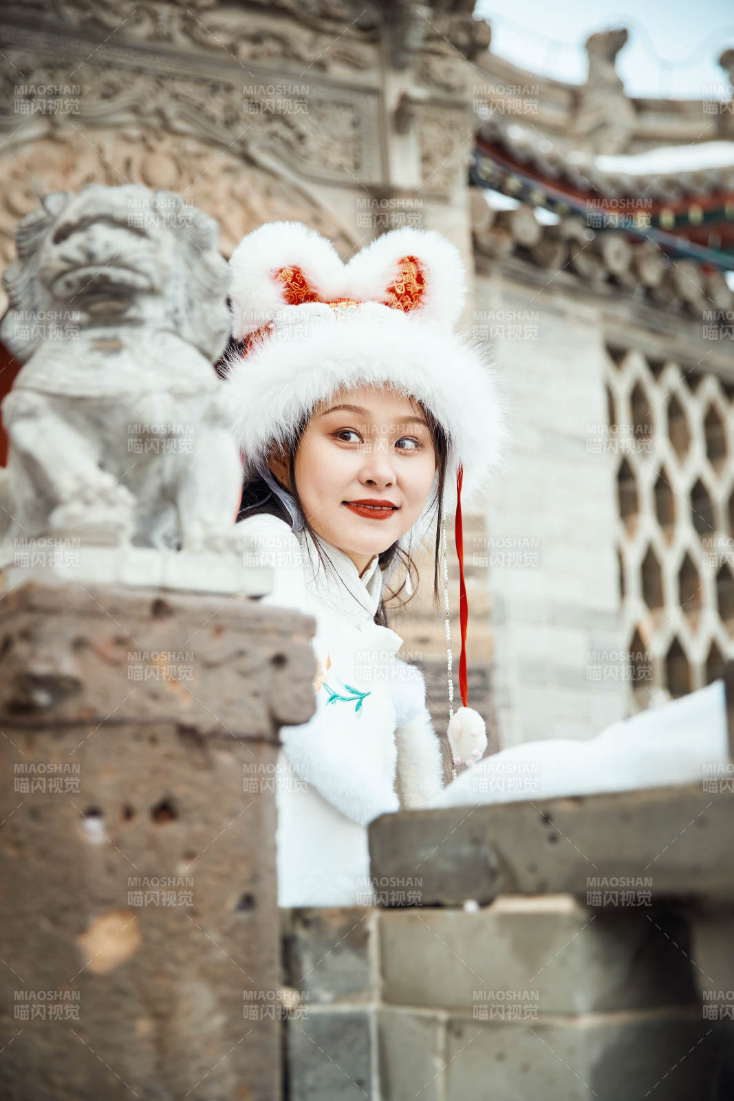 身穿古裝漢服的東方女子