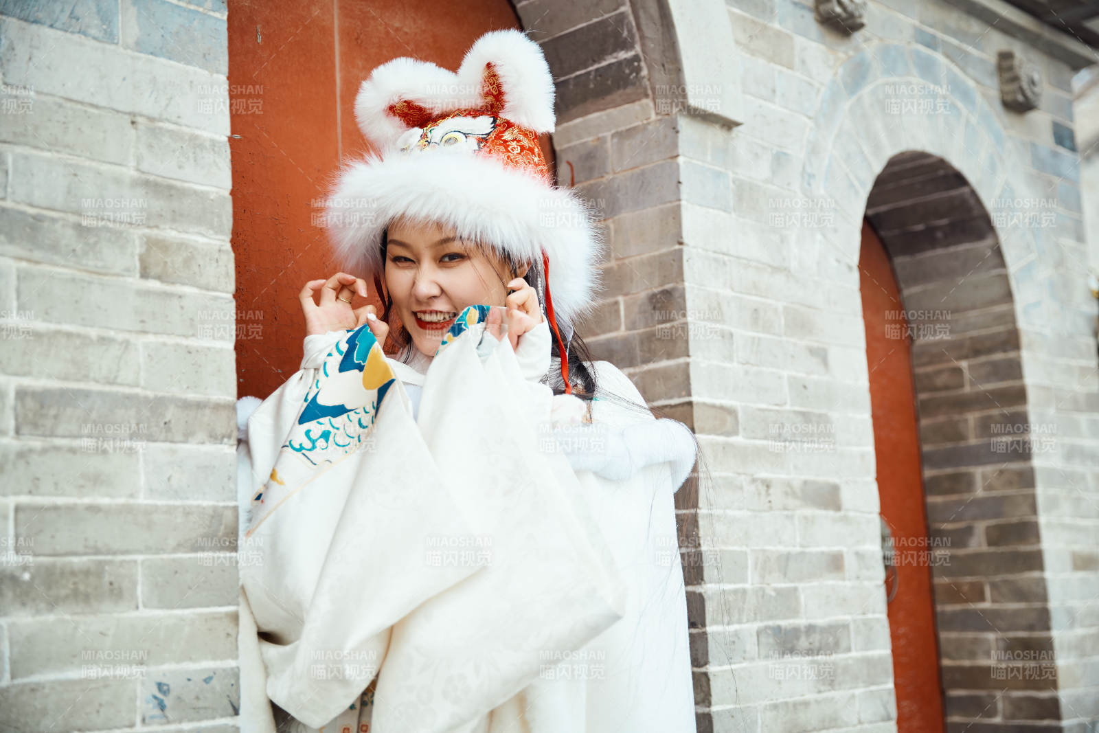 身穿古裝漢服的東方女子